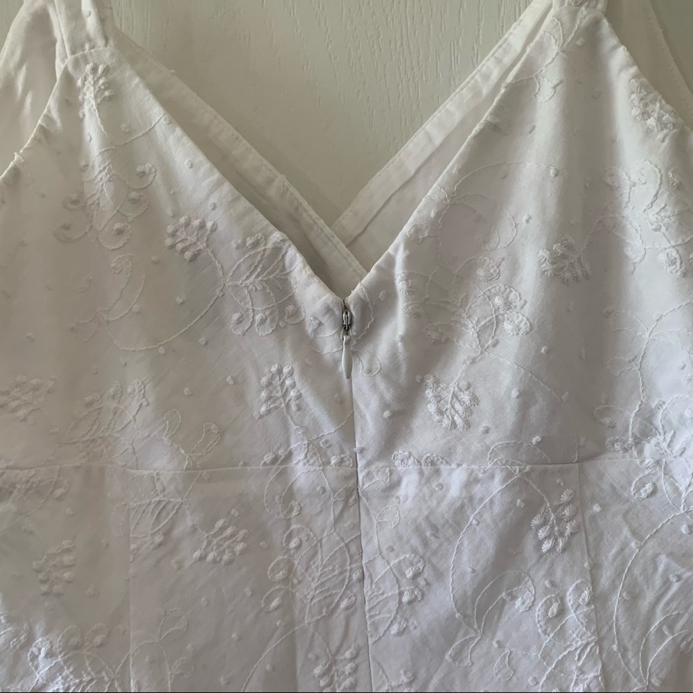 New Beautiful white dress - Picture 4 of 7